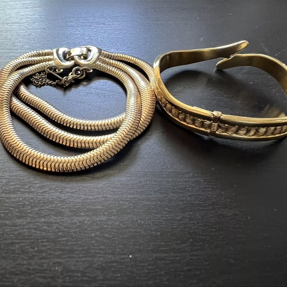 Vintage Monet Gold Tone Textured Bracelet Signed lot of 2 - Picture 10 of 11